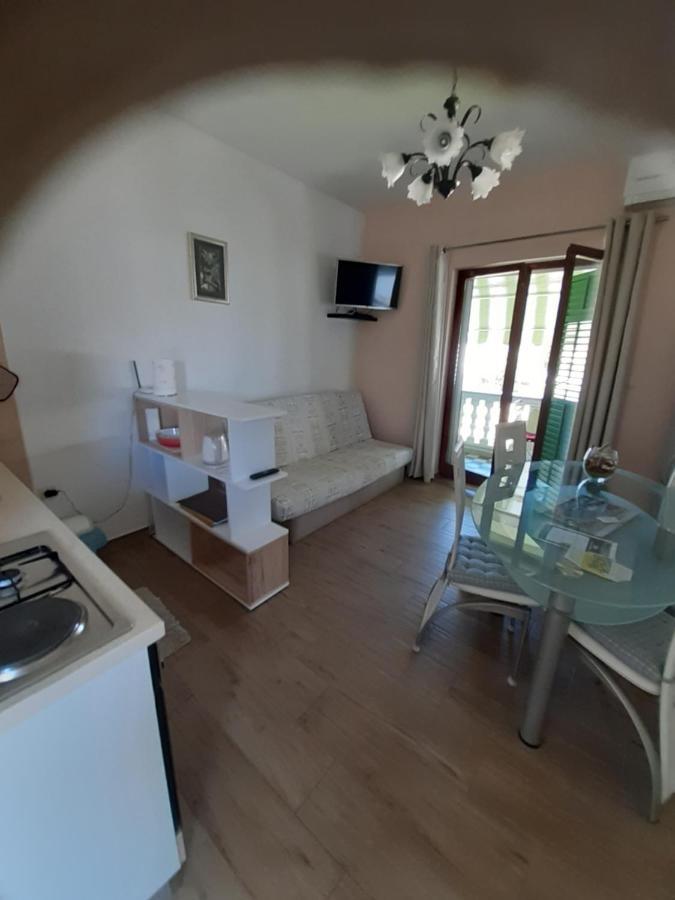 Apartman Barbir Sukošan Exteriör bild